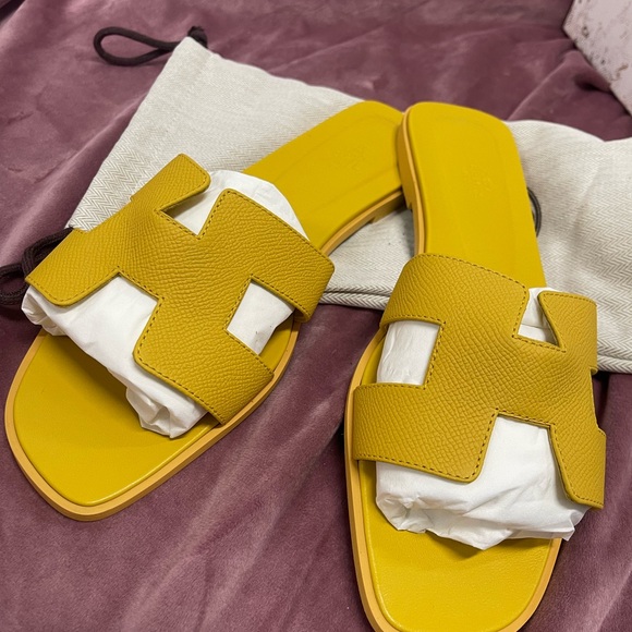 SOLD ♥️ - Picture 2 of 3